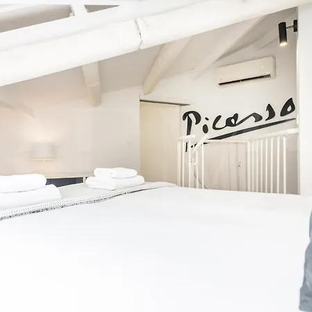 Inviting Duplex In Front Of Picasso Museum By Rems Lejlighed