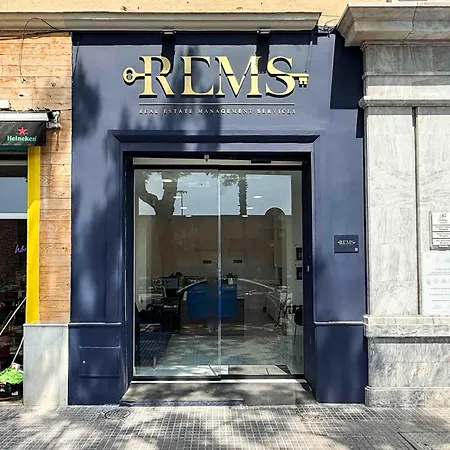 Apartment White & Black Picasso-inspired Rems *